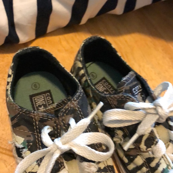 Converse - Picture 3 of 3